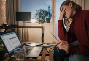 Digital Detox: A Guide to Reducing Screen Time Without Losing Touch 4 Staying Reachable in an Emergency