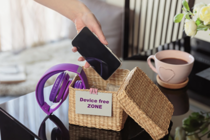 Digital Detox A Guide to Reducing Screen Time Without Losing Touch 