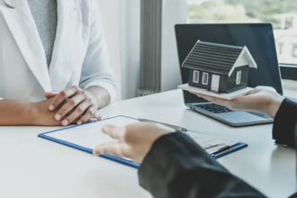 Remortgaging in the UK: A Guide to When to Switch and What It Costs 
